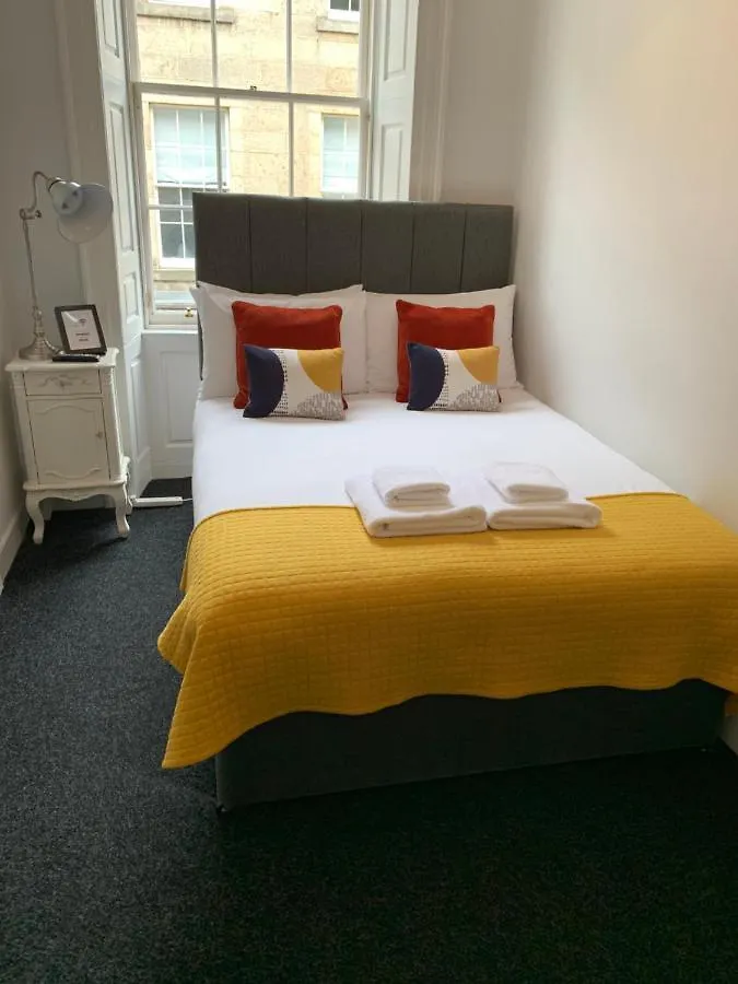Edinburgh Central Rooms 3*,
